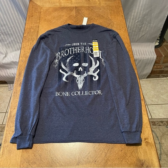 Blue Long Sleeve Tee with Skull Graphic Design - Picture 3 of 9